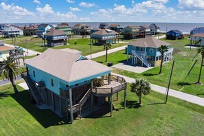 Exterior - Buho Vista, 3/2.5, Sleeps 12 (Crystal Beach)
