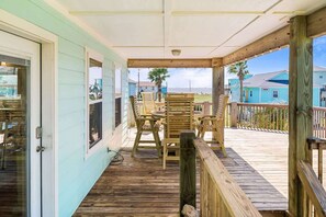 Outdoor dining - Buho Vista, 3/2.5, Sleeps 12 (Crystal Beach)