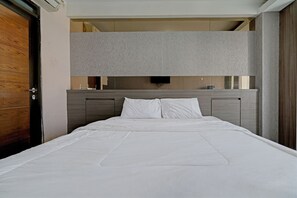 Deluxe Double Room - OYO Life 93097 Apartemen Gateway Pasteur By Kaisar Room (Cimahi)