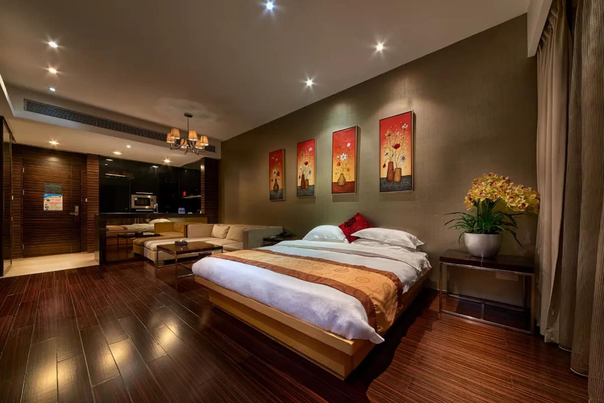 Business Condo | Minibar (some free items), desk, laptop workspace, WiFi (free)