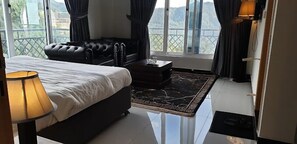 Deluxe Double Room | Soundproofing, iron/ironing board, free WiFi - Hotel Bliss View (Abbottabad)