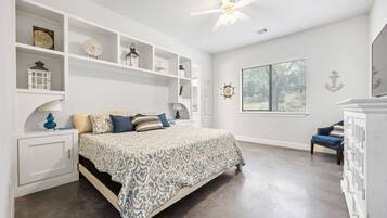 3 habitaciones, tabla de planchar con plancha, wifi y ropa de cama