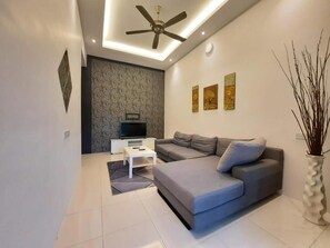 Living area - Beautiful and Peaceful natural setting, chance to escape the hustle and bustle.
(Ipoh)