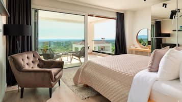 4 Schlafzimmer, Zimmersafe, Bügeleisen/Bügelbrett, Reisekinderbett