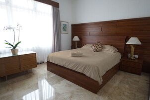 Classic Double Room | Individually decorated, individually furnished, desk, laptop workspace