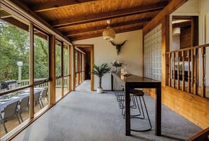 Dining - Seednest Treehouse | Forest & Mountain View (Sassafras)