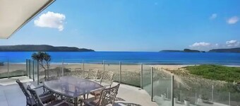 Luxury Villas Ocean View on the Esplanade (Walk to the beach)