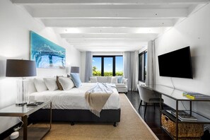 3 bedrooms - Luxury Villas Tommy’s at Killcare (Walk to the beach) (Central Coast)