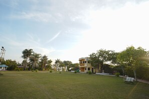 Garden - Bharat lake View Resort (Udaipur)