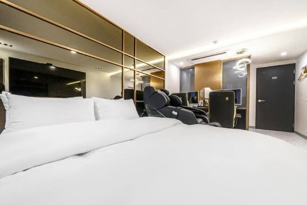 Decoración personalizada, muebles diferentes y escritorio