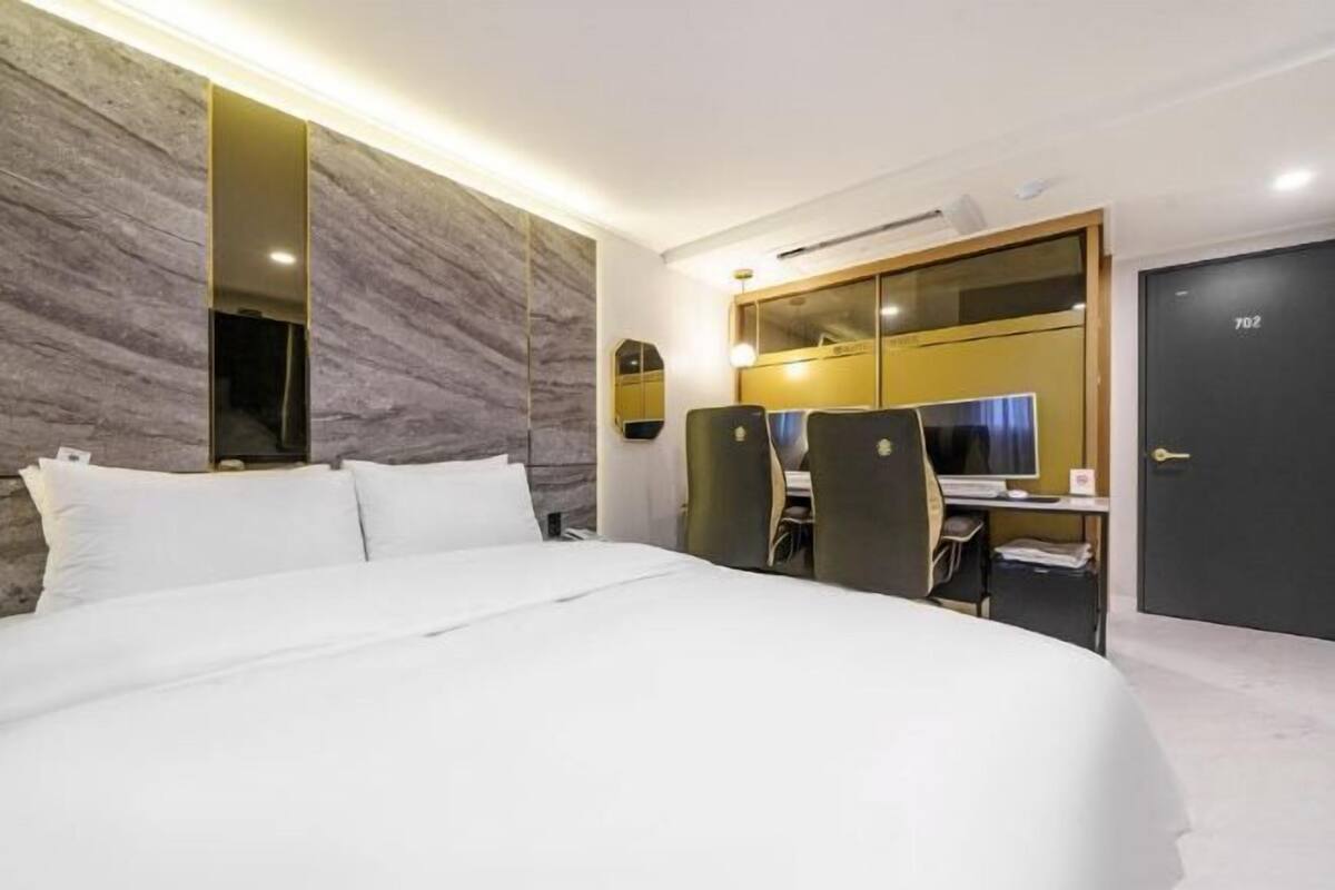 Decoración personalizada, muebles diferentes y escritorio