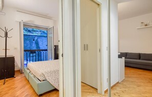 1 habitación, tabla de planchar con plancha y wifi gratis 