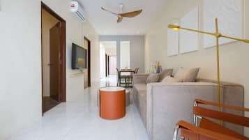 Deluxe House, 2 Bedrooms | Living area