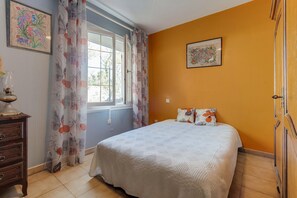 3 bedrooms, travel crib, free WiFi - Villa with swimming pool in Sorgues (Sauveterre)