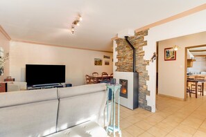 Smart TV - Villa with swimming pool in Sorgues (Sauveterre)