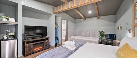 Bureau, fer et planche à repasser, lit parapluie, Wi-Fi