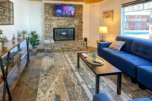 Awesome room layout at PERFECTLY located lodge in South Lake Tahoe!