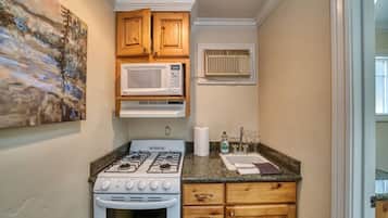Microwave, oven, stovetop, coffee/tea maker