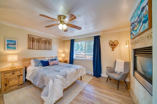 Rare unit layout making it easy to share Tahoe with friends & family!