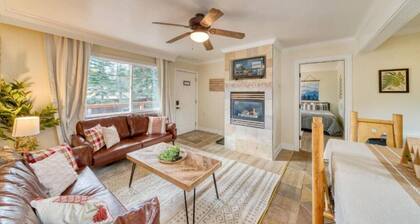 Rare unit layout making it easy to share Tahoe with friends & family!