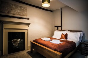 1 bedroom, iron/ironing board, WiFi, bed sheets - 14th Century Flat, York City Centre.  (York)