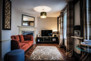 Living area - 14th Century Flat, York City Centre.  (York)