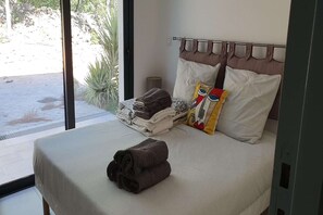 5 bedrooms, bed sheets - Villa in Lorgues with Private Pool (Lorgues)