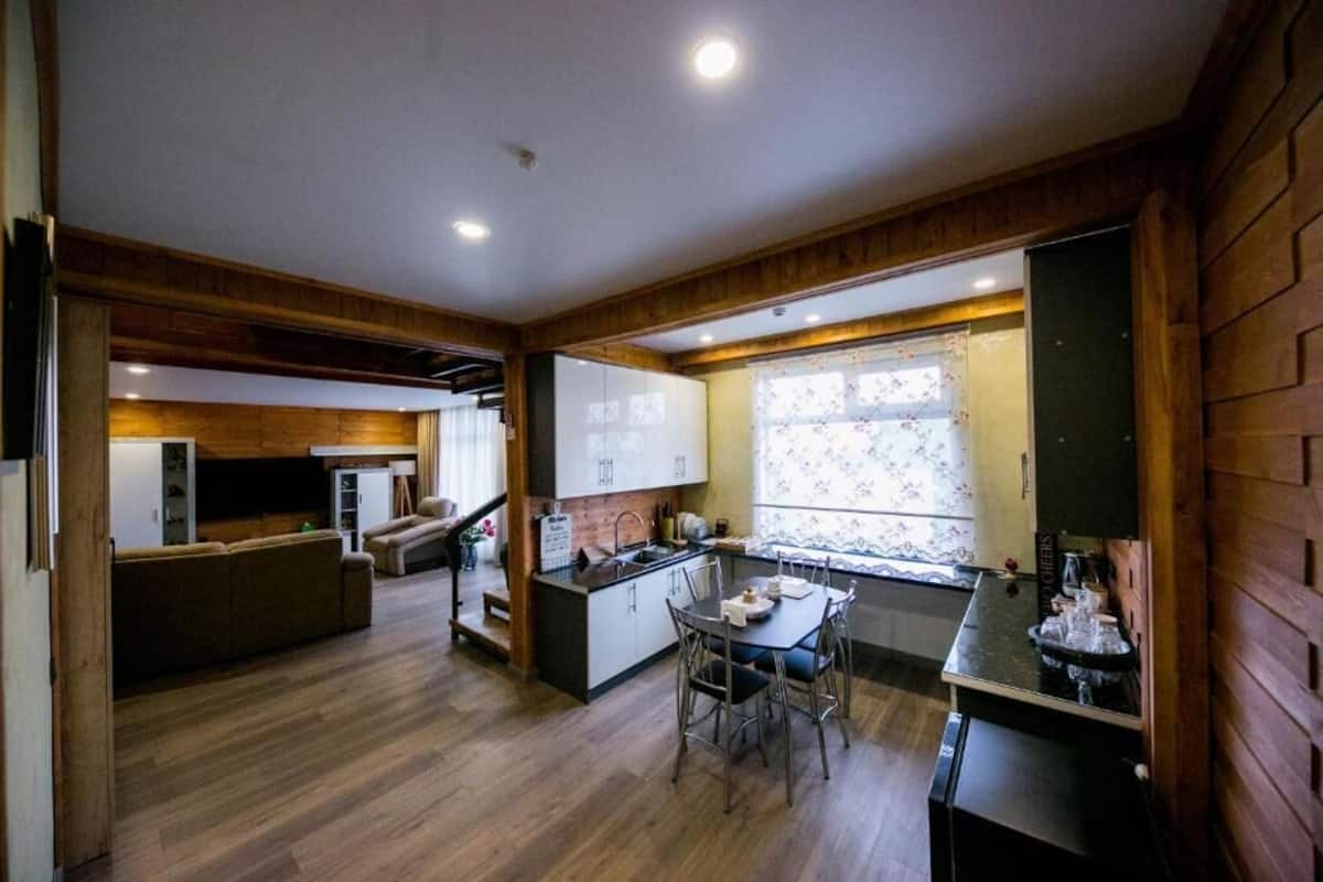 Executive Duplex, 1 Bedroom | Minibar (free items), desk, iron/ironing board, WiFi (free)