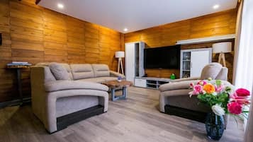 Suite executiva, 1 dormitori | 1 dormitori, minibar gratuït, escriptori i planxa i posts de planxar