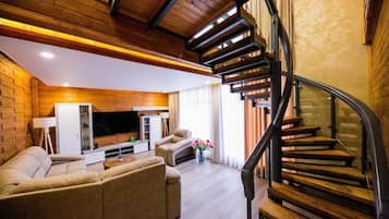 Dúplex executiu, 1 dormitori | 1 dormitori, minibar gratuït, escriptori i planxa i posts de planxar