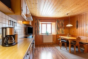 Fridge, microwave, oven, stovetop - Apartment in Vorarlberg near Ski Resort Montafon (Sankt Gallenkirch)