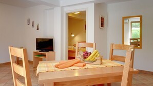 Dining - Apartment in Croatia near the Coast (Pula)
