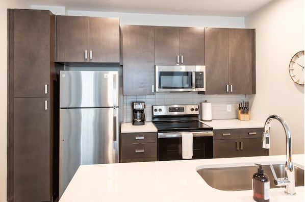 Apartment | Private kitchen | Fridge, microwave, oven, stovetop