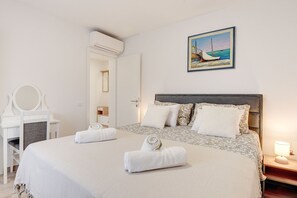 2 bedrooms, travel cot, free WiFi - Apartment in Croatia near Stunning Coastline (Medulin)