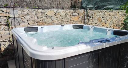 LOFT 40 M2 4 personnes avec jardin et jacuzzi luxe