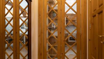 特色小木屋, 3 間臥室, 露台, 山景 | 客廳 | 100 厘米電視連衛星電視頻道、壁爐、加熱地板