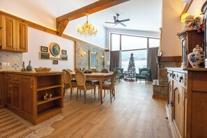 3 bedrooms, individually decorated, individually furnished