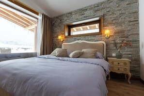 Signature Chalet, 3 Bedrooms, Terrace, Mountain View