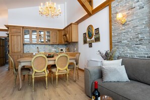 Signature Chalet, 3 Bedrooms, Terrace, Mountain View | Private kitchen | Fridge, microwave, oven, dishwasher - Villas Sofayla & Elyas (Razlog)