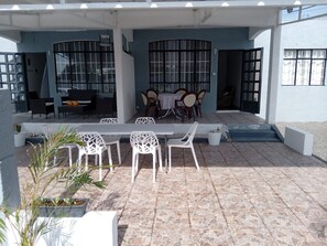 Bungalow, 2 phòng ngủ, hồ bơi riêng, quang cảnh vườn | Khu ẩm thực ngoài trời