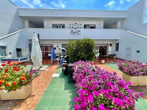 Terrace/patio - ChiarAmare 1 vacation home near Maldives of Salento 200 meters from the beach (Torre Pali)