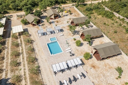 Escape to Nature:Glamping Tents in Biograd, Close to Beaches and the City Center