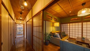 舒適別墅 | 起居區 | 平面電視
