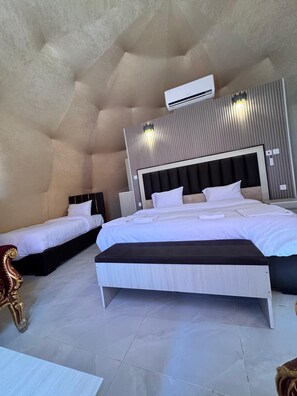 Premium bedding, memory foam beds, blackout drapes, soundproofing - Wadi Rum Marcana camp  (Wadi Rum)