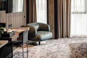 In-room safe, desk, soundproofing, iron/ironing board - Fitch Hotel (St. Julian's)