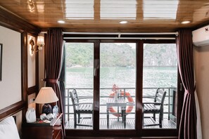 Cabin, Balcony, Sea View | Free WiFi, bed sheets - Honey Boutique Cruise (Hai Phong)