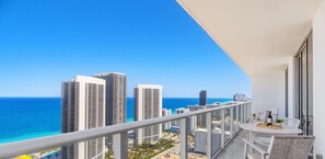 Outdoor dining - Oceanfront Balcony| Enjoy Endless Views| Hot Tub (Hollywood)