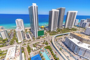 Exterior - Oceanfront Balcony| Enjoy Endless Views| Hot Tub (Hollywood)