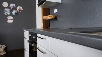 冰箱、微波炉、烤箱、洗碗机