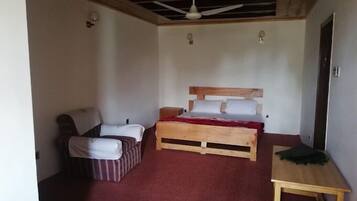 Standard Double Room | Soundproofing, iron/ironing board, free WiFi